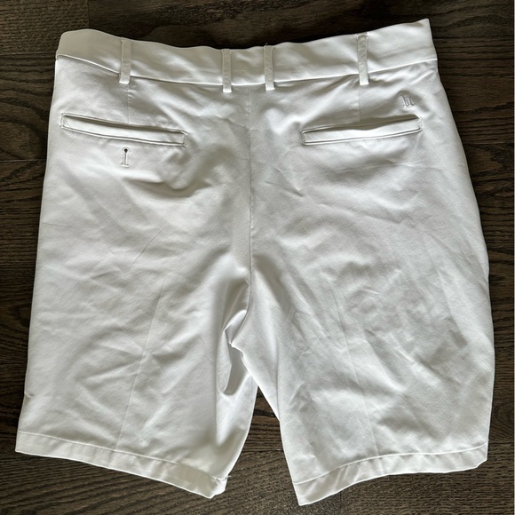Walter Hagen White Shorts - Picture 2 of 3